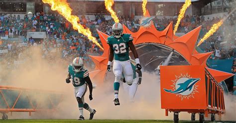 7 photos of the Dolphins' gorgeous throwback uniforms from Sunday | FOX ...