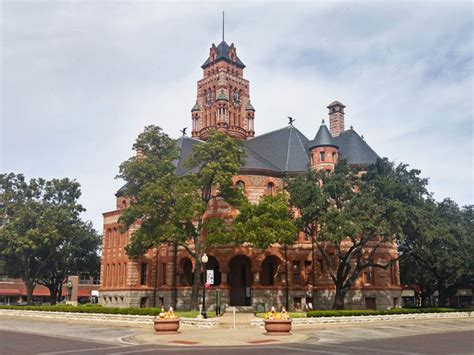 Things To Do in Waxahachie | Tour Texas