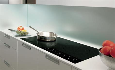 Wolf 36" Contemporary Induction Cooktop (CI365C/B)