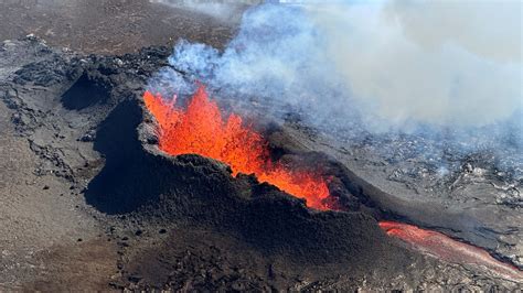 Iceland declares state of emergency over volcanic eruption threat ...