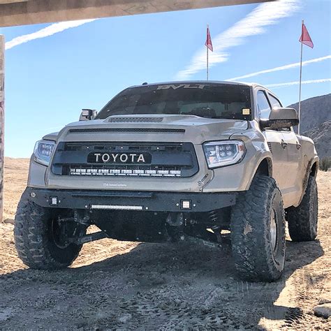 Toyota Tundra prerunner - One Truck To Do It All - offroadium.com