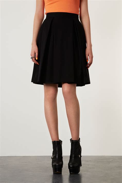 Lyst - Topshop Knee Length Pleat Skirt in Black