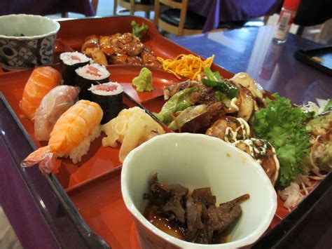 File:Assorted Japanese food.jpg - Wikimedia Commons