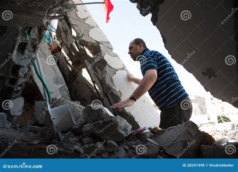 Gaza war damage editorial stock photo. Image of palestinian - 28297498