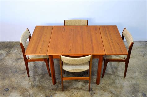 SELECT MODERN: Danish Modern Teak Expandable Dining Room Table