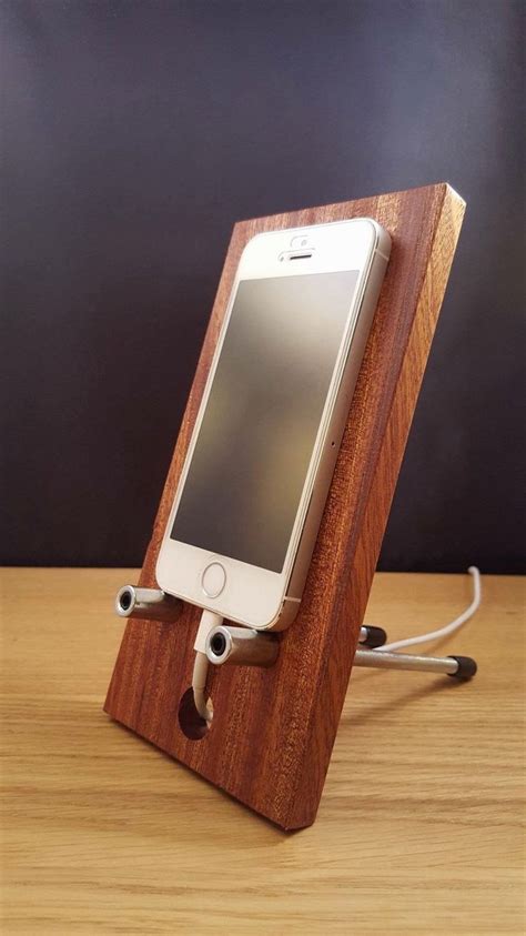 5 Diy Phone Stand You Can Make Easy By Yourself - CueThat | Træ arbejde ...