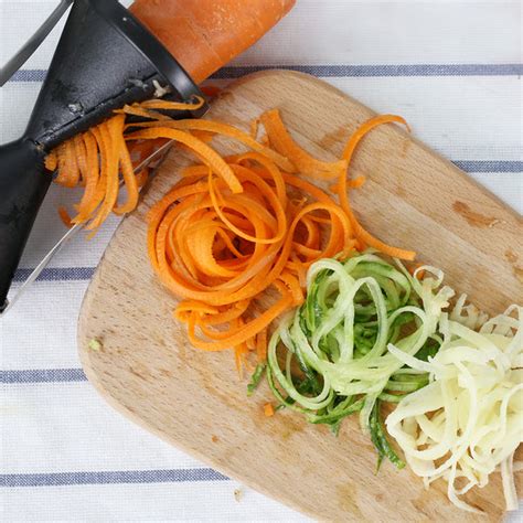 Spiral Slicer Kitchen Vegetable Zucchini Carrot Pasta Spiralizer Compa ...