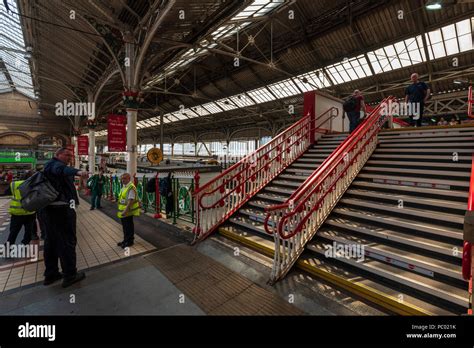 Preston station hi-res stock photography and images - Alamy