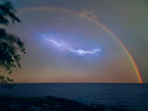 rainbow lightning | Amazing nature, Enjoy summer, Natural wonders