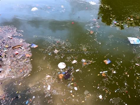 Mikroplastik dalam Pencemaran Sungai di Indonesia