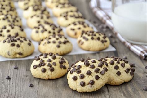 Biscotti con gocce di cioccolato fondente | Ricetta facile e veloce