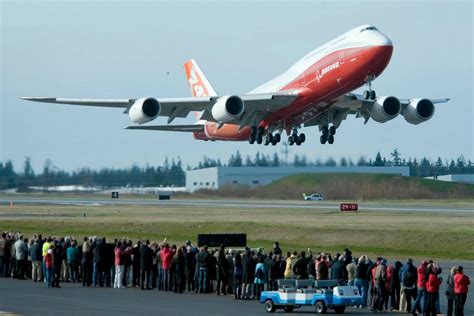 Boeing 747-8 Intercontinental Takes to the Skies