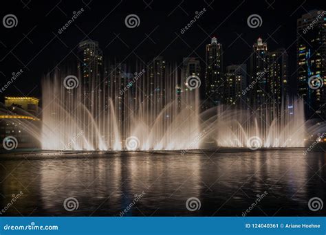 Dubai Dancing Fountain Show Stock Image - Image of apartment ...