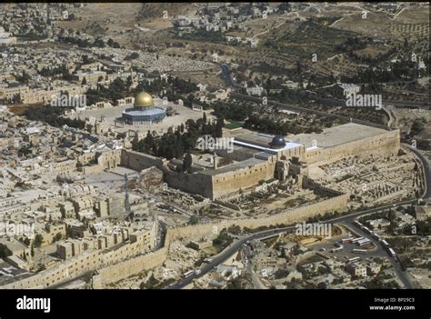 2889. AERIAL VIEW OF THE TEMPLE MOUNT AND THE WESTERN WALL Stock Photo ...