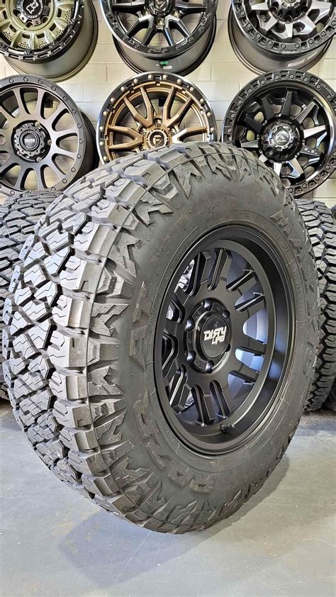 Dirty Life Canyon 17x9 / Maxxis RAZR AT811 265/70R17 Package - Car ...