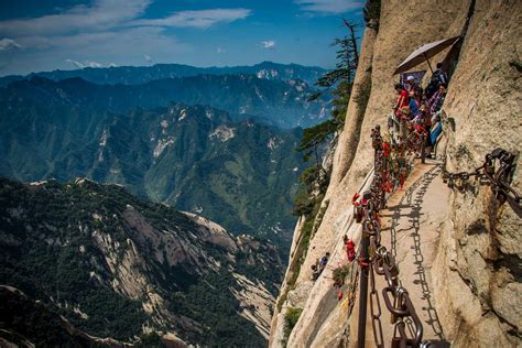 Huashan Mountain The Most Dangerous Hiking - PRE-TEND Be curious - Travel