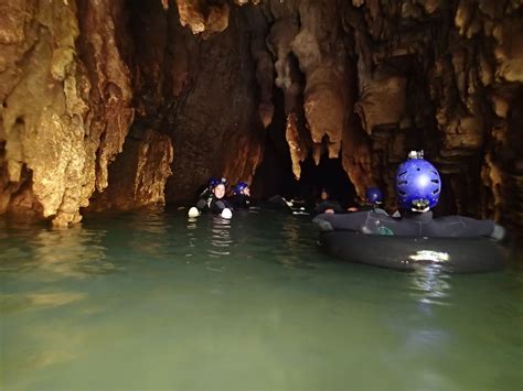 New Zealand: Black Water Rafting Through Waitomo’s Glow Worm Caves ...