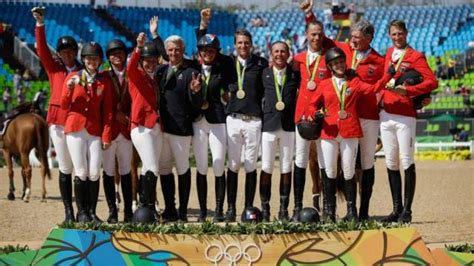 Team USA jumps to silver in equestrian finals