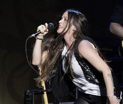 Alanis Morissette ‘Jagged Little Pill’ 25th anniversary tour coming to ...