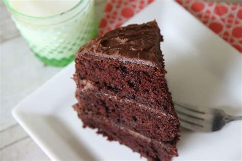 Chocolate Almond Cake With Chocolate Cream Cheese Frosting - MomAdvice