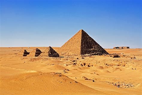 De Piramide van Menkaoera | De kleinste Piramide van Gizeh