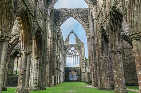 Tintern Abbey, Wales [2048x1365] : ImagesOfWales