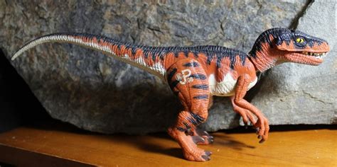 Velociraptor (The Lost World: Jurassic Park Series 1 by Kenner ...