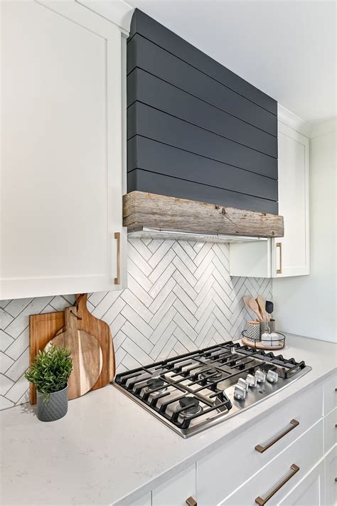 Backsplash Tile Ideas: From Bold to Traditional