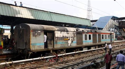 Part of train catches fire at New Delhi Railway Station | Delhi News ...