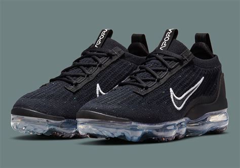 Nike VaporMax Flyknit 2021 Black DC4112-002 | SneakerNews.com