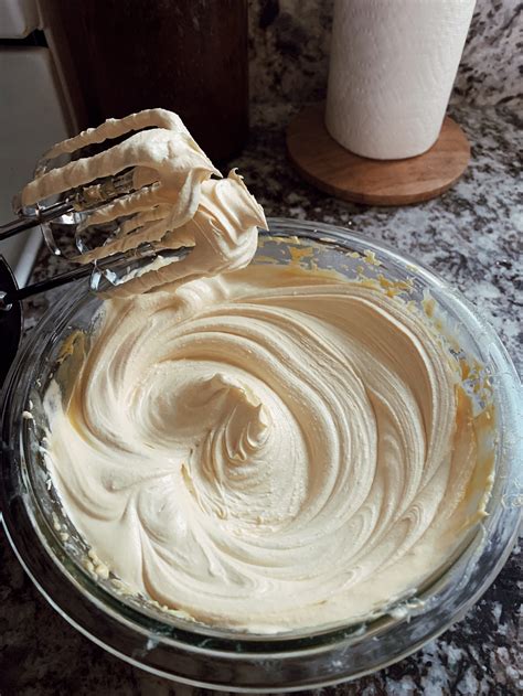 Femme Nouveau — DIY Whipped Shea Butter Recipe