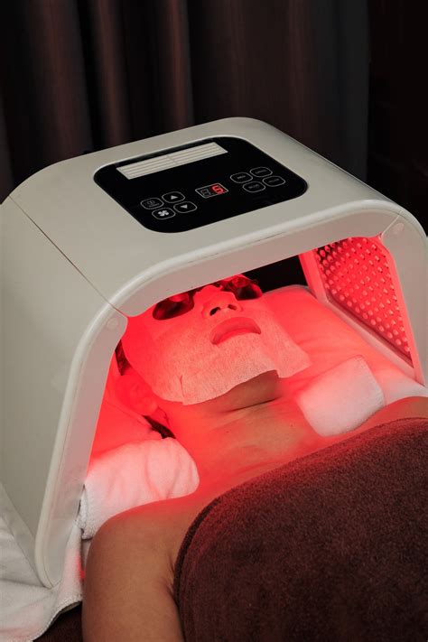 Infrared Therapy - Working, Health Benefits, and Risks