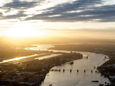 Stowaways armed with iron bars threaten Thames Estuary ship’s crew ...