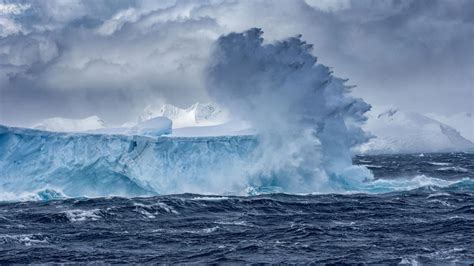 Download Wave Nature Iceberg HD Wallpaper