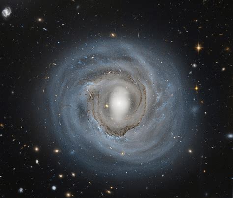 Hubble Views Spiral Galaxy NGC 4921