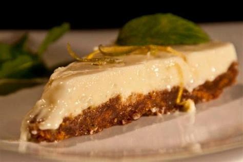 lemon cheesecake with ginger biscuit base - Pandespani.com