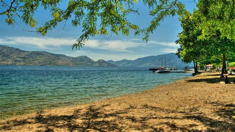 Okanagan Lake - Wikipedia | Canada beaches, Day trips, Norway travel