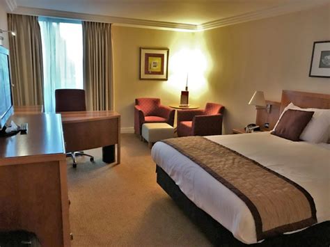 Where to stay at Heathrow part 2 - Crowne Plaza Hotel Heathrow review ...