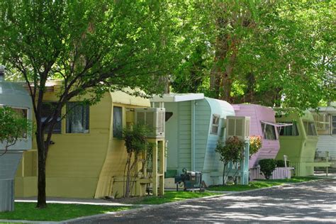 I could be trailer trash in this mobile home park REAL easy ...