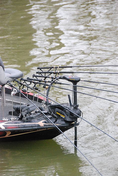 Crappie 101: Tips for using multiple-rod setups • Air Gun Maniac