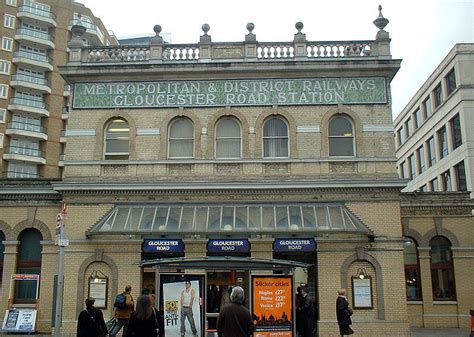 Gloucester Road tube station - Wikipedia | Gloucester road, Tube ...