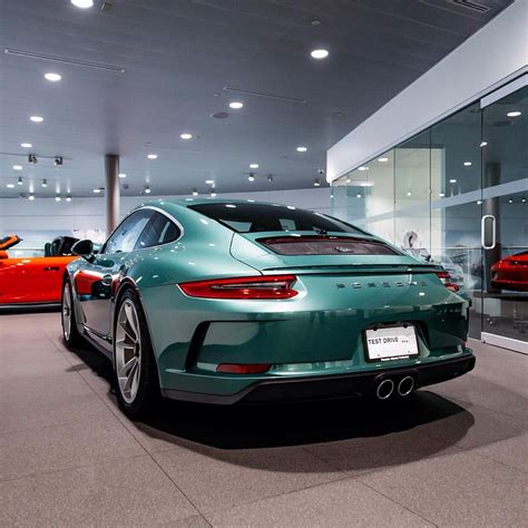 Racing Green Metallic/Aston Martin Racing Green? | Porsche, Porsche suv ...