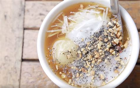 Glutinous rice dumplings in ginger syrup in Hanoi - Scooter Saigon Tour