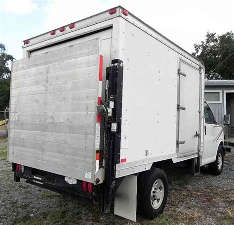 Chevrolet Express Cutaway 3500 Box truck (2006) : Van / Box Trucks