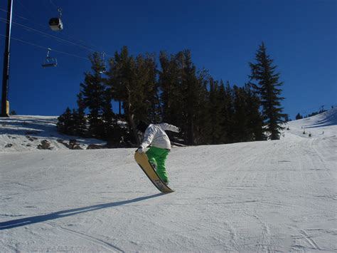 Snowboarding Mammoth Mountain Yosemite National Park California USA