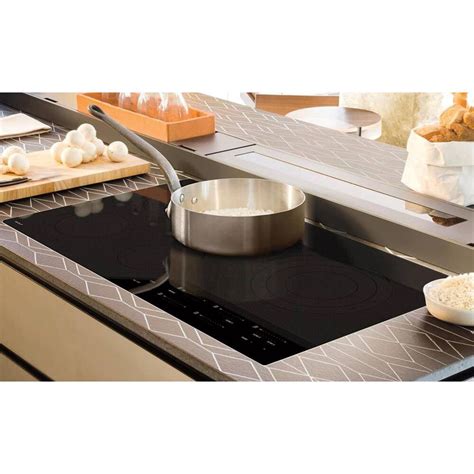 Wolf 36" Contemporary Electric Cooktop in Black | Nebraska Furniture Mart