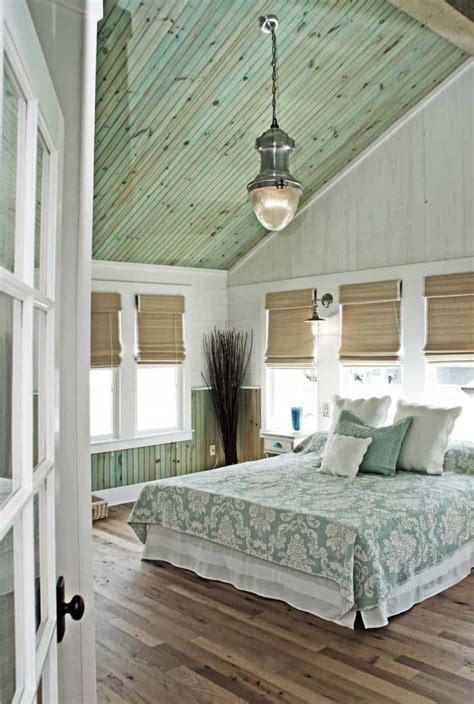 33 Stunning master bedroom retreats with vaulted ceilings