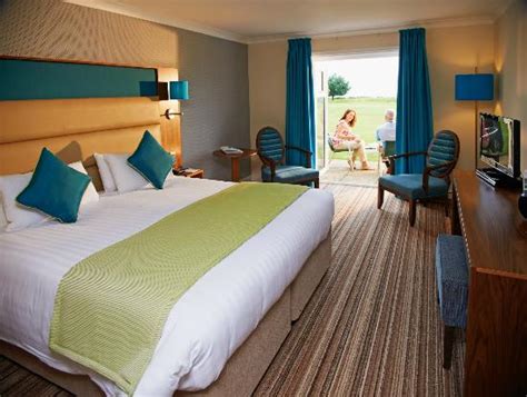 WARNER LEISURE HOTELS BEMBRIDGE COAST HOTEL - Hotel Reviews, Photos ...