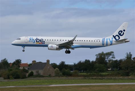 Embraer ERJ190 regional airliner