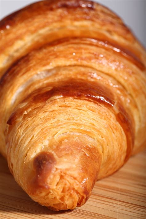 Classic French croissant recipe – Weekend Bakery (2022)